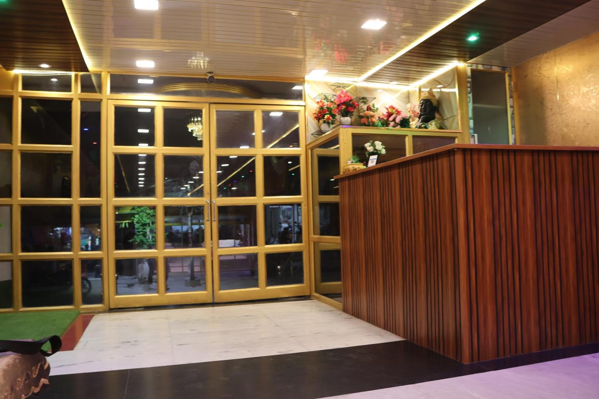Hotel Maharaja Palace Bhagalpur Bagian luar foto